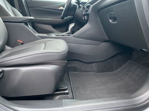 Used 2024 Buick Encore GX Sport Touring image 11