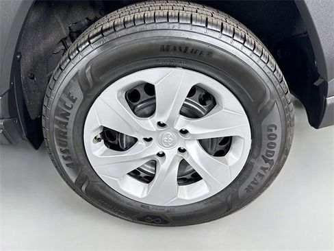 Certified 2025 Toyota RAV4 LE image 29