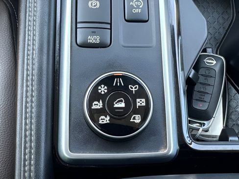 Used 2023 Nissan Pathfinder Platinum AWD/4WD image 29