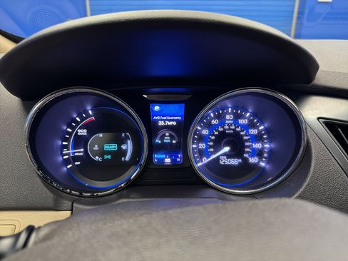 Used 2012 Hyundai Sonata Hybrid w/ Leather Pkg image 19