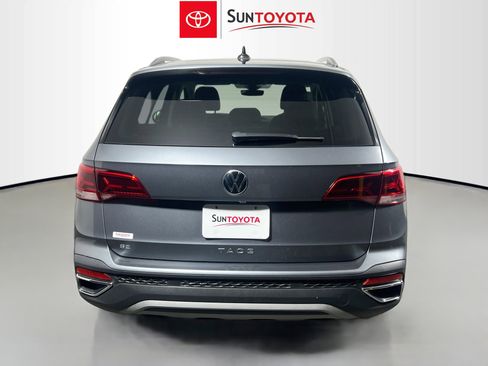 Used 2024 Volkswagen Taos SE image 5