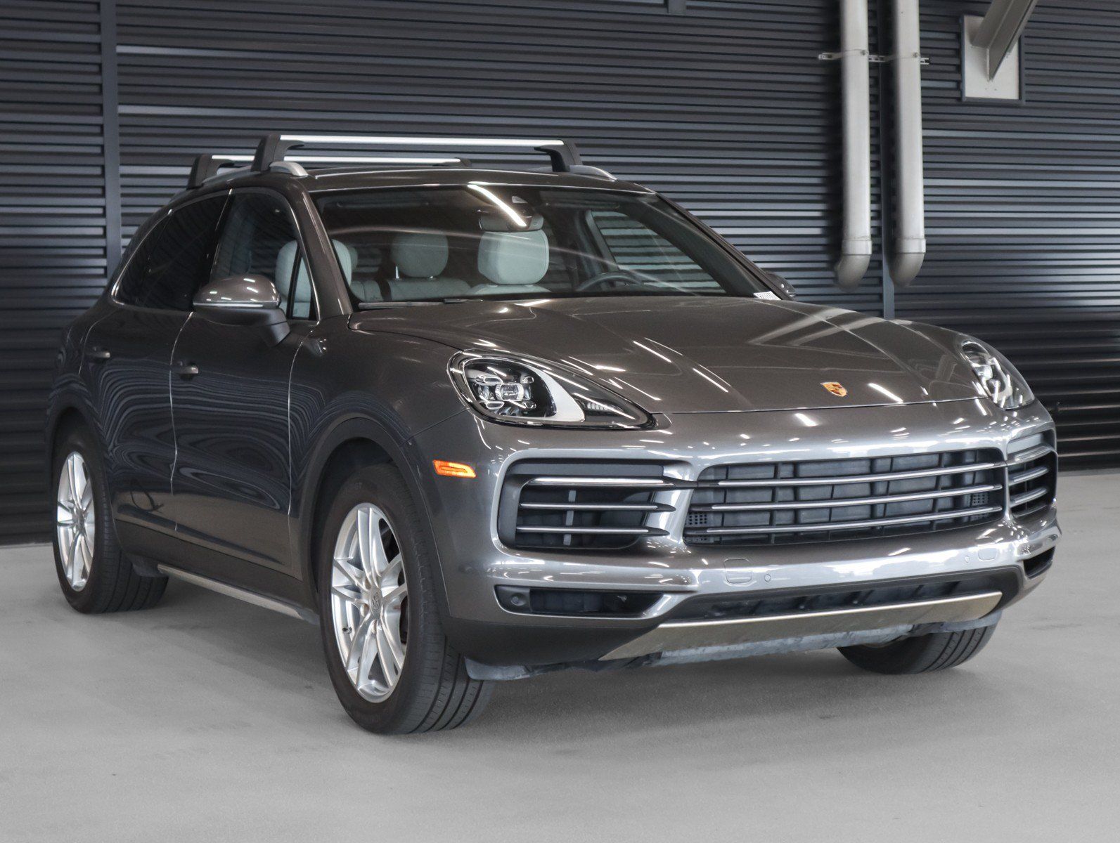 Certified 2023 Porsche Cayenne AWD/4WD image 7