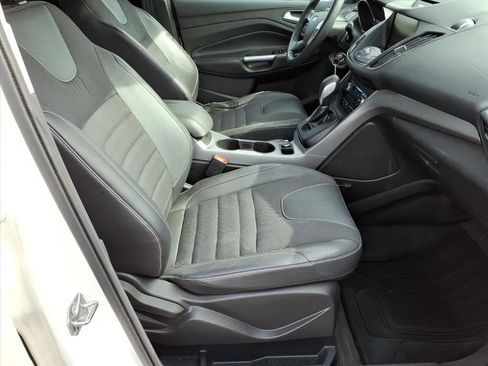 Used 2015 Ford Escape SE w/ SE Chrome Package image 9