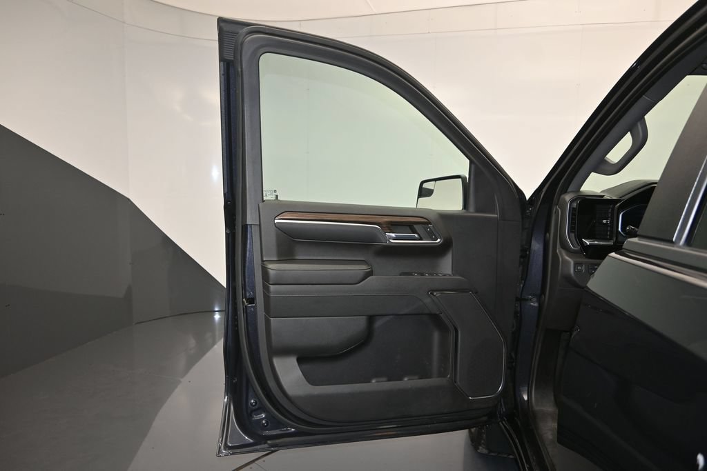 Used 2023 Chevrolet Silverado 1500 LT w/ Convenience Package II AWD/4WD image 10