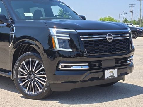 New 2025 Nissan Armada Platinum Reserve image 3