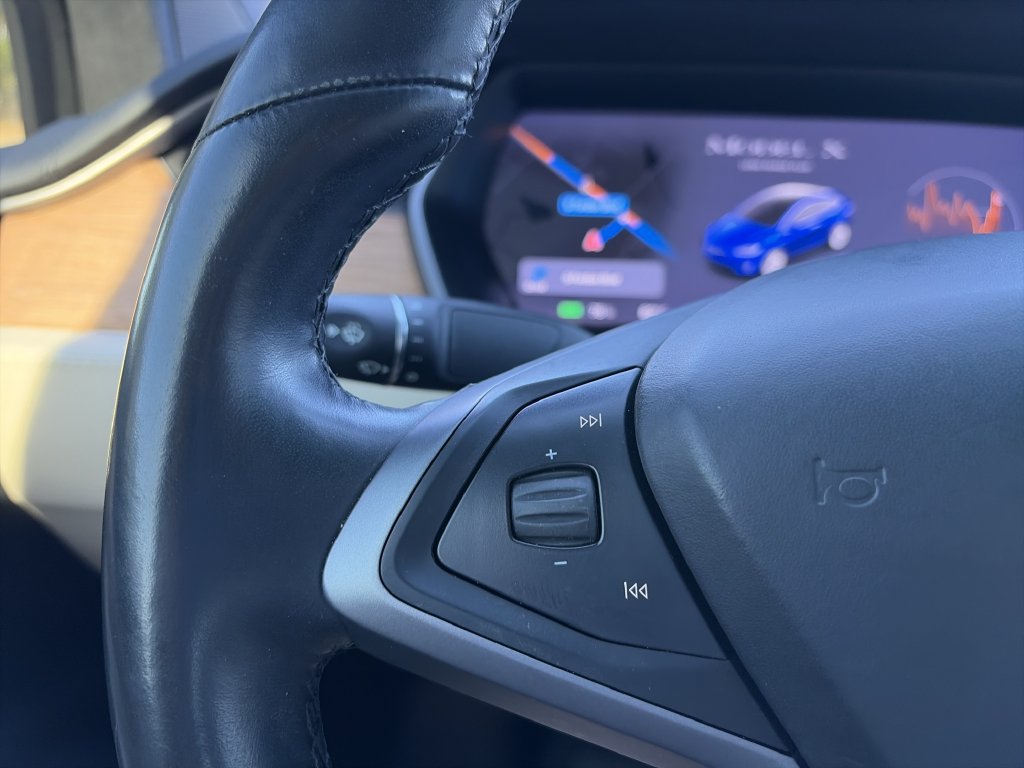 Used 2020 Tesla Model X Long Range AWD/4WD image 19