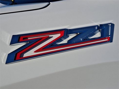 Certified 2022 Chevrolet Silverado 1500 RST image 30