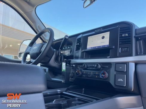 New 2026 Ford F250 XLT w/ FX4 Off-Road Package image 2