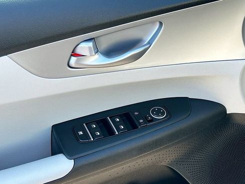 Used 2023 Kia Forte LXS FWD image 14