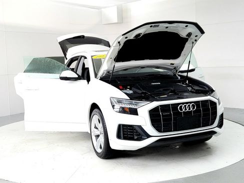 Used 2023 Audi Q8 Premium Plus AWD/4WD image 9