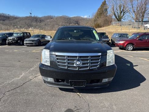 Used 2008 Cadillac Escalade AWD image 3