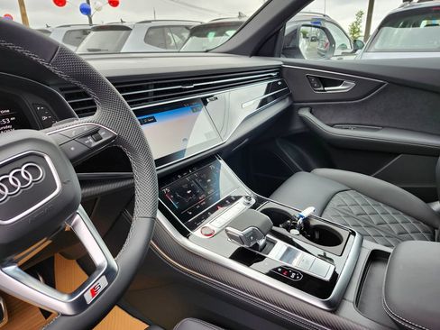 New 2026 Audi SQ8 Premium Plus AWD/4WD image 10