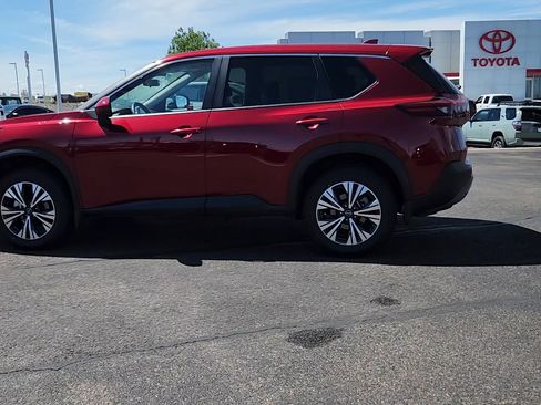 Used 2023 Nissan Rogue SV AWD/4WD image 2