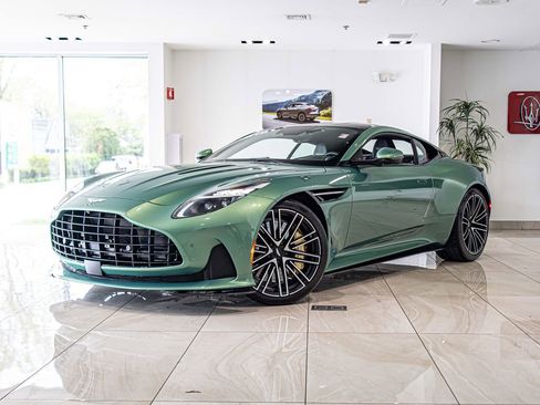Used 2025 Aston Martin DB12 Coupe RWD image 1