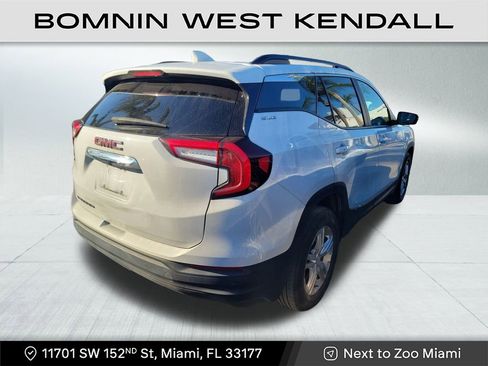 Used 2023 GMC Terrain SLE w/ Driver Convenience Package image 5