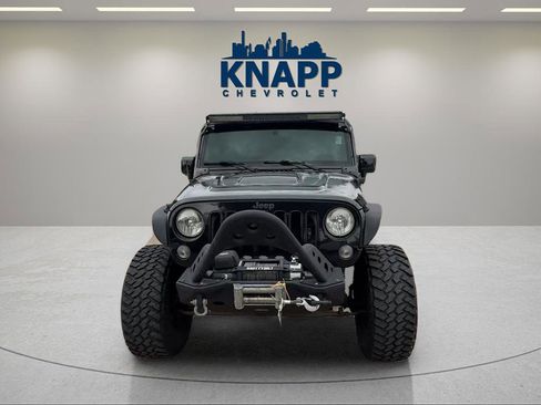 Used 2015 Jeep Wrangler Unlimited Sahara AWD/4WD image 8