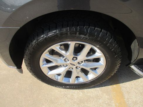 Used 2020 Ford Expedition XLT w/ Equipment Group 202A image 3