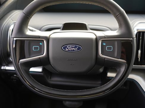 New 2025 Ford Expedition Platinum image 24