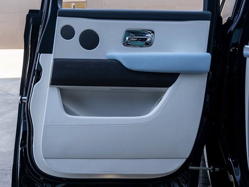 Used 2025 Rolls-Royce Cullinan image 52