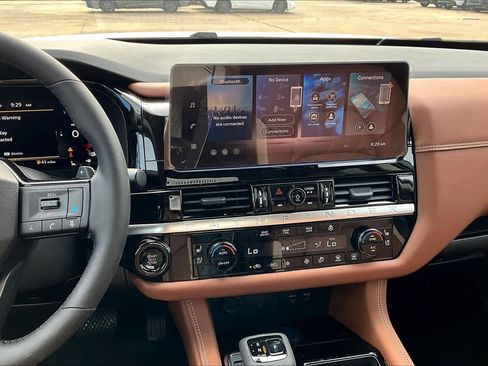 New 2026 Nissan Pathfinder Platinum AWD/4WD image 6
