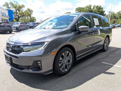 Certified 2025 Honda Odyssey Touring image 6