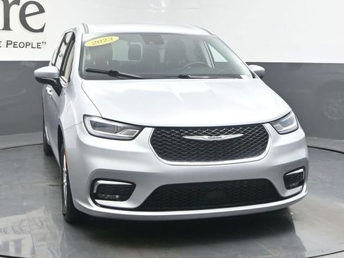 Used 2023 Chrysler Pacifica Touring-L FWD image 52