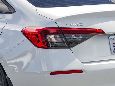 Used 2024 Honda Civic Sport image 7