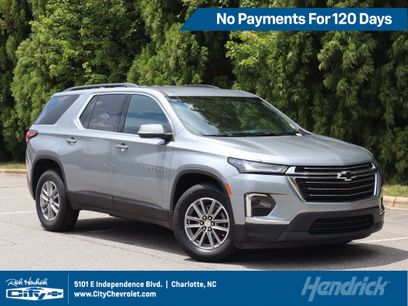 Used 2023 Chevrolet Traverse LT