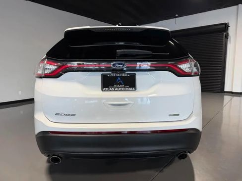 Used 2018 Ford Edge SE FWD image 5