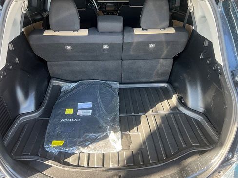 Used 2017 Toyota RAV4 XLE image 9