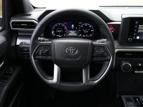 Used 2025 Toyota Tacoma TRD Off-Road AWD/4WD image 20