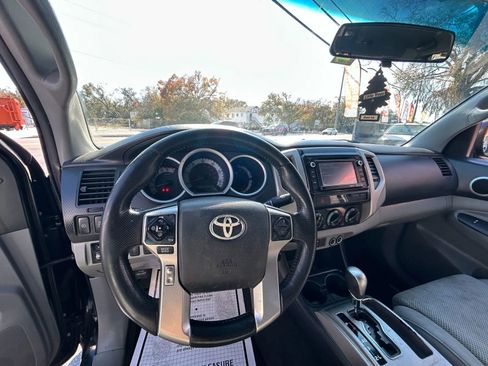 Used 2015 Toyota Tacoma PreRunner w/ TRD Off-Road Package RWD image 8