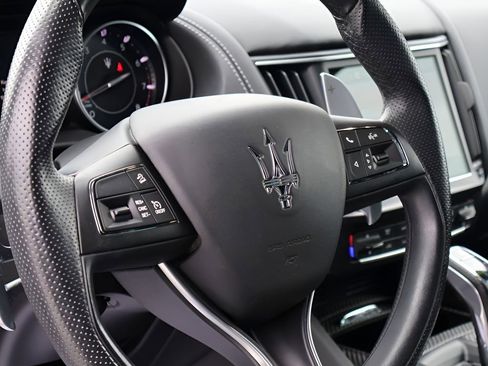 Used 2022 Maserati Levante Modena AWD/4WD image 20
