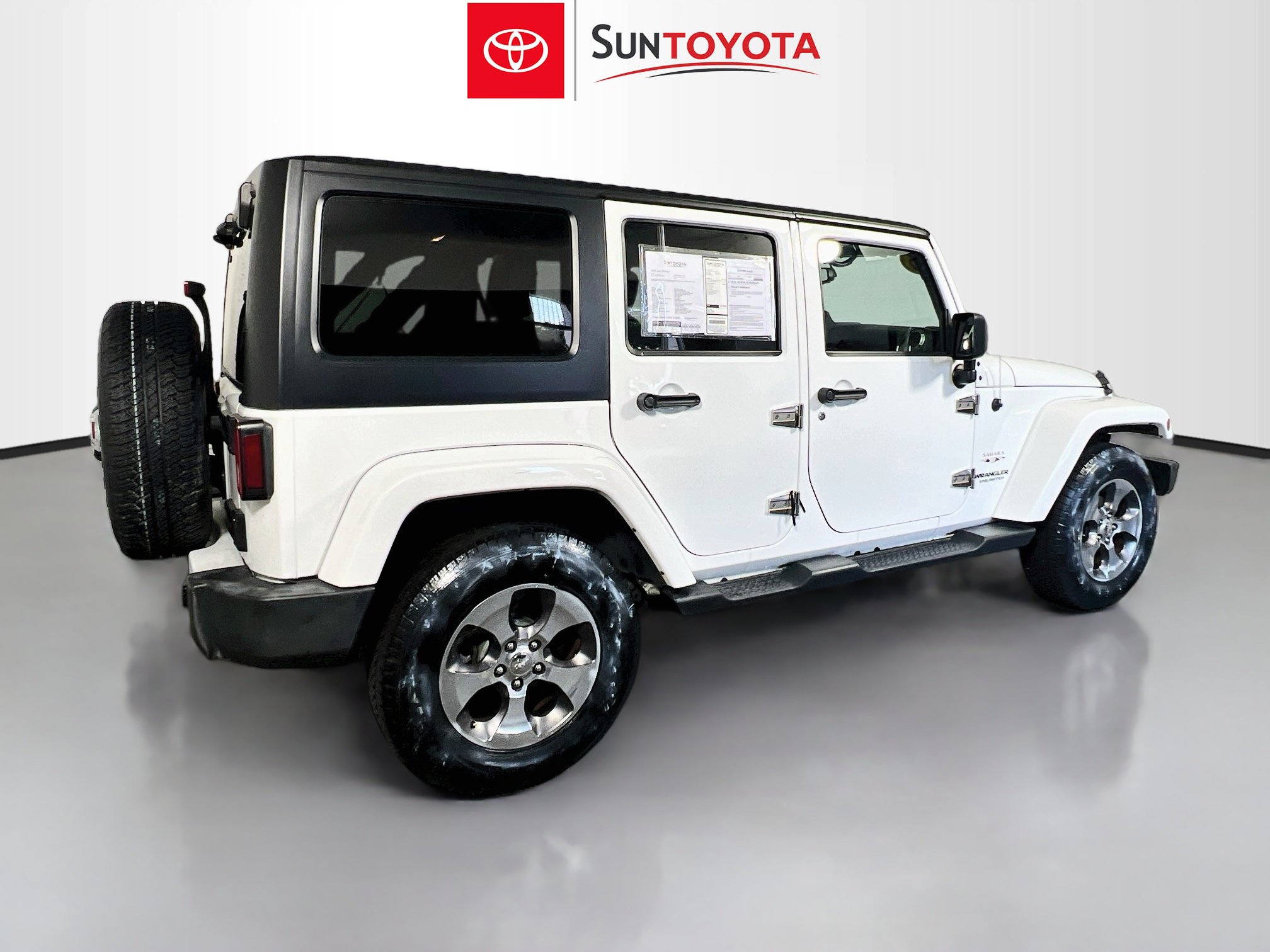 Used 2016 Jeep Wrangler Unlimited Sahara w/ Connectivity Group AWD/4WD image 4