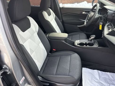 Used 2024 Chevrolet Trax LS image 26