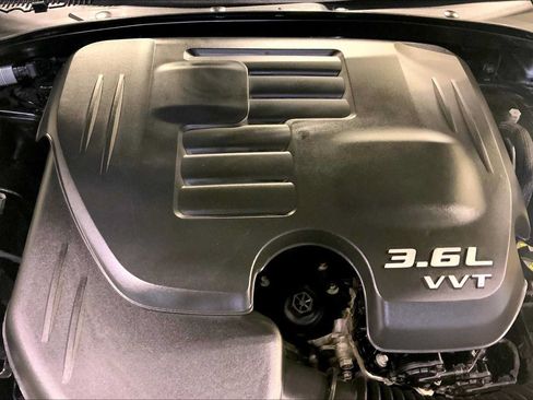 Used 2018 Chrysler 300 Limited w/ Light Group AWD/4WD image 34