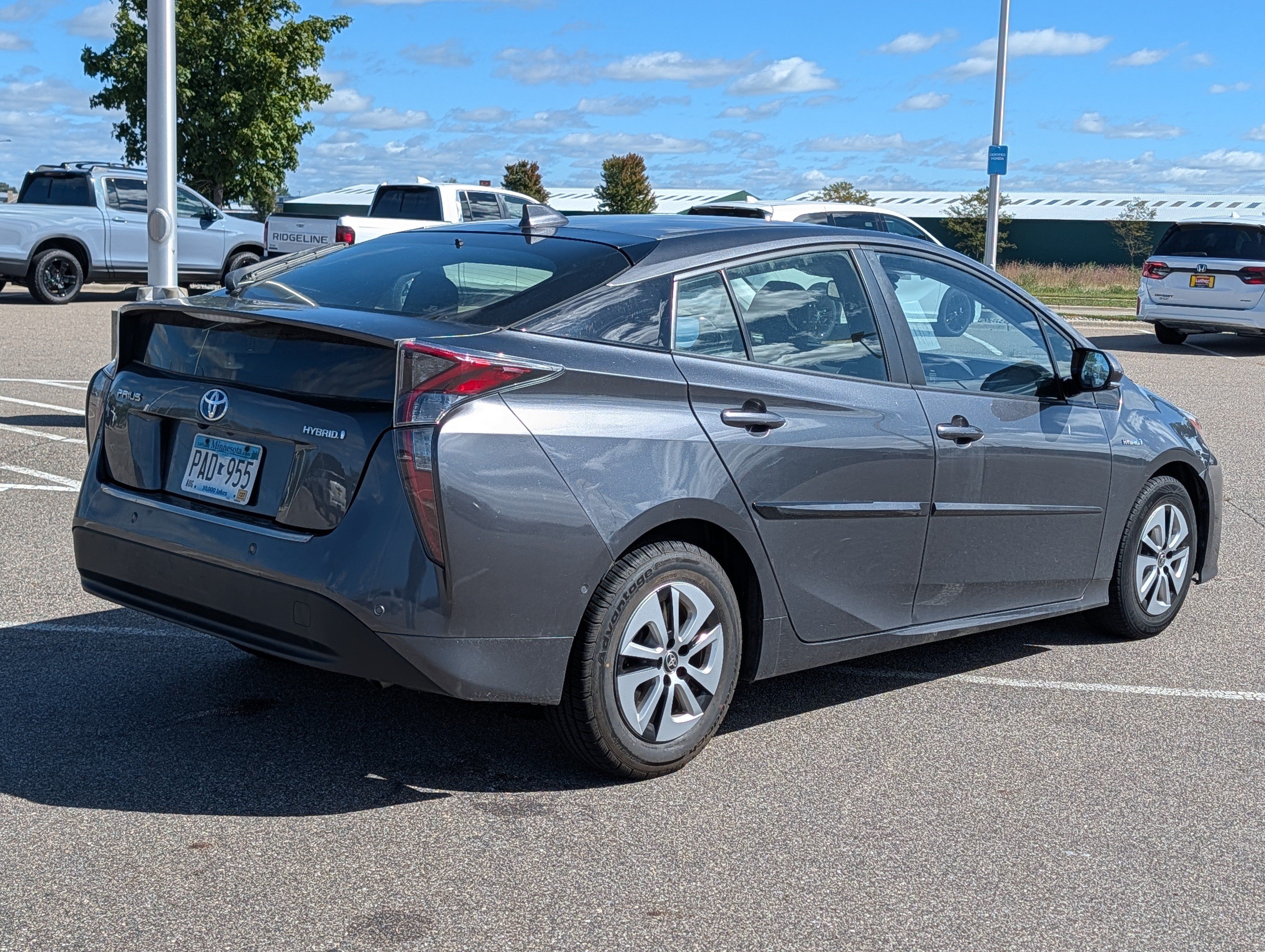 Used 2016 Toyota Prius Four w/ Advanced Technology Package FWD image 4