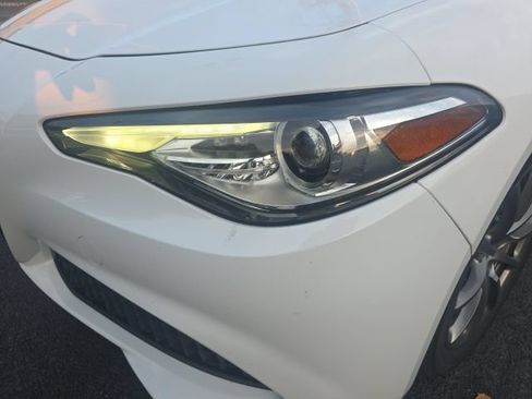 Used 2018 Alfa Romeo Giulia AWD image 10