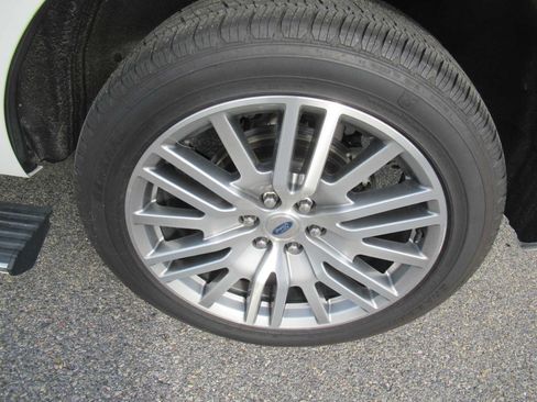 Used 2022 Ford Expedition Platinum AWD/4WD image 10