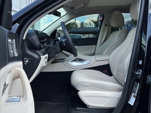 Used 2024 Mercedes-Benz GLE 450 4MATIC image 11