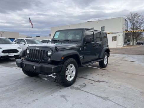 Used 2018 Jeep Wrangler Unlimited Sport S image 3