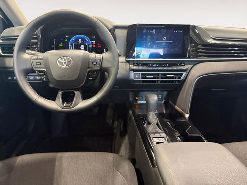 Used 2026 Toyota Camry LE w/ Convenience Package FWD image 11