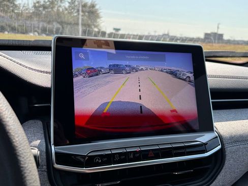 Used 2024 Jeep Compass Sport image 10