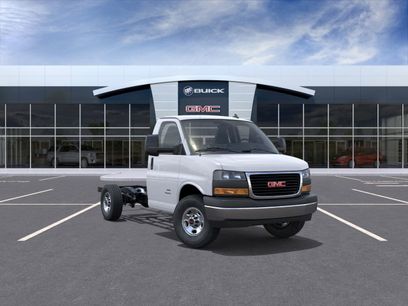 New 2025 GMC Savana 3500 w/ Power Convenience Package