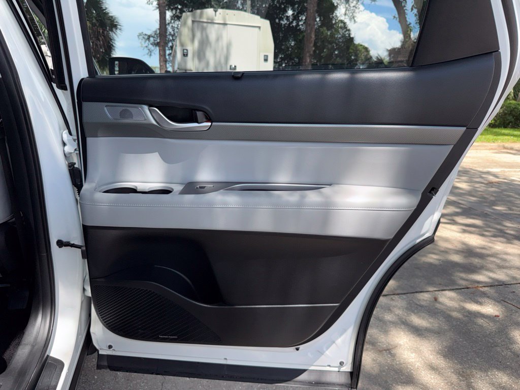 Used 2023 Hyundai Palisade SEL AWD/4WD image 25