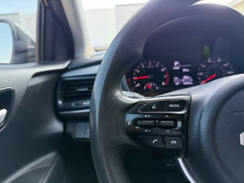 Used 2022 Kia Rio S FWD image 18