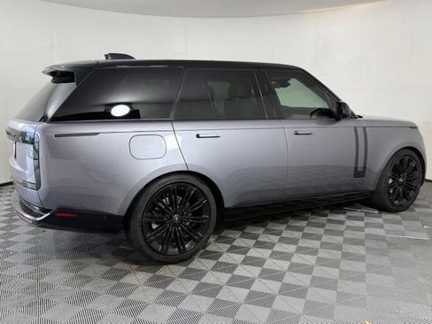 Used 2024 Land Rover Range Rover SE AWD/4WD image 8