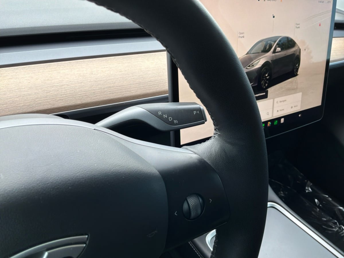 Used 2022 Tesla Model Y Long Range AWD/4WD image 17