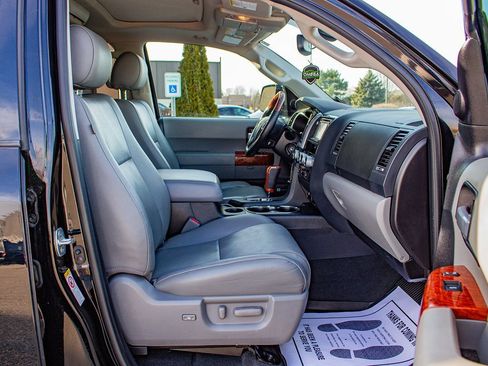 Used 2019 Toyota Sequoia Platinum image 21