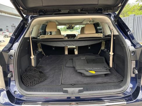 Used 2021 Toyota Highlander Platinum FWD image 16